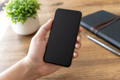 スマホの電源が落ちてつかないときはどうすればいい？